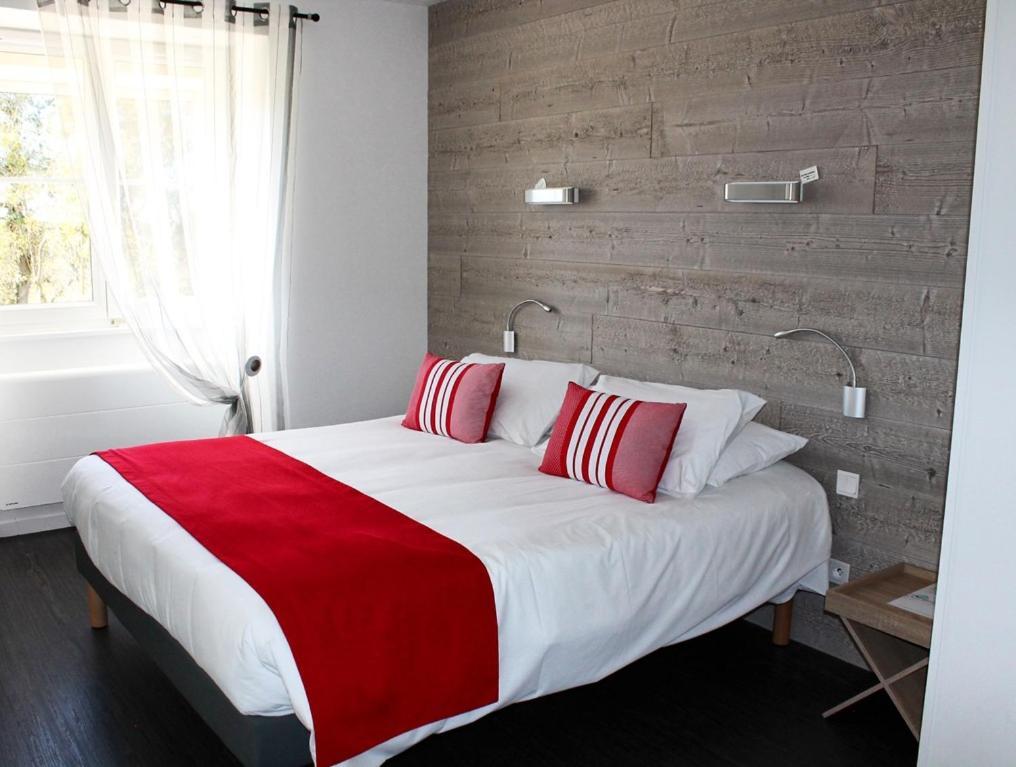 Logis Hotel "Ici M'Aime" Rouvray  Екстер'єр фото