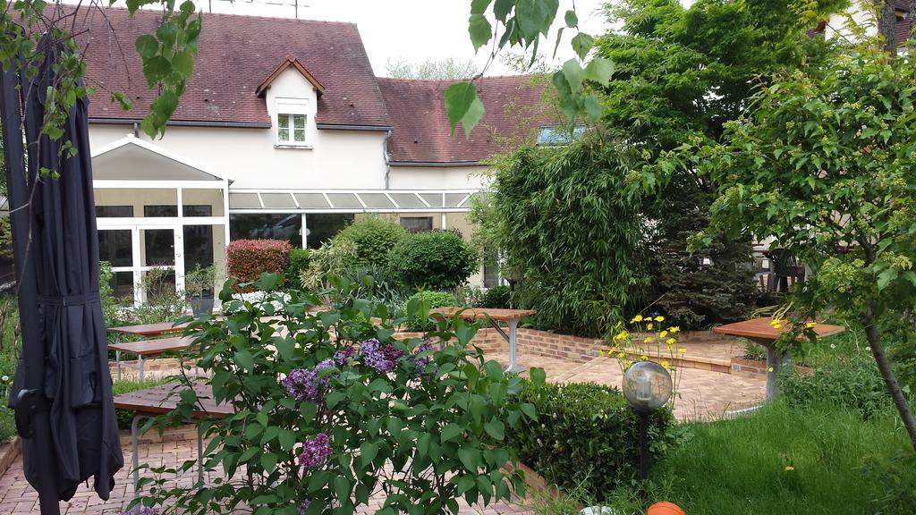Logis Hotel "Ici M'Aime" Rouvray  Екстер'єр фото