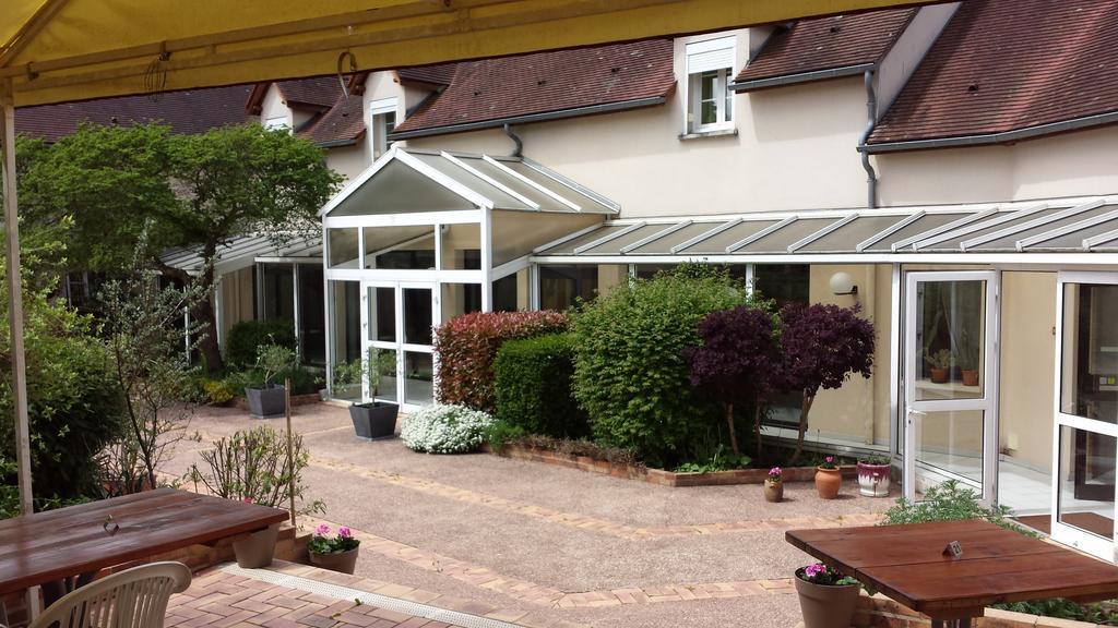 Logis Hotel "Ici M'Aime" Rouvray  Екстер'єр фото