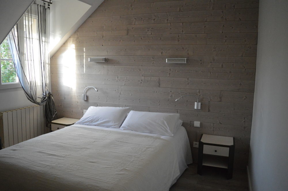 Logis Hotel "Ici M'Aime" Rouvray  Екстер'єр фото