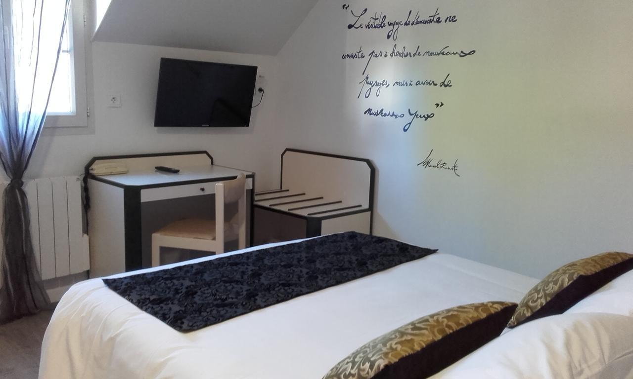 Logis Hotel "Ici M'Aime" Rouvray  Екстер'єр фото